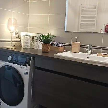 Apartmán With Pool And Jacuzzi *